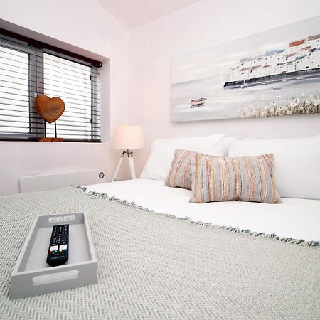 Coastal Penarth Dream! Close To Cardiff Superb Location Near Bars And Restaurants! Dog Friendly And Welcome Breakfast Pack! المظهر الخارجي الصورة